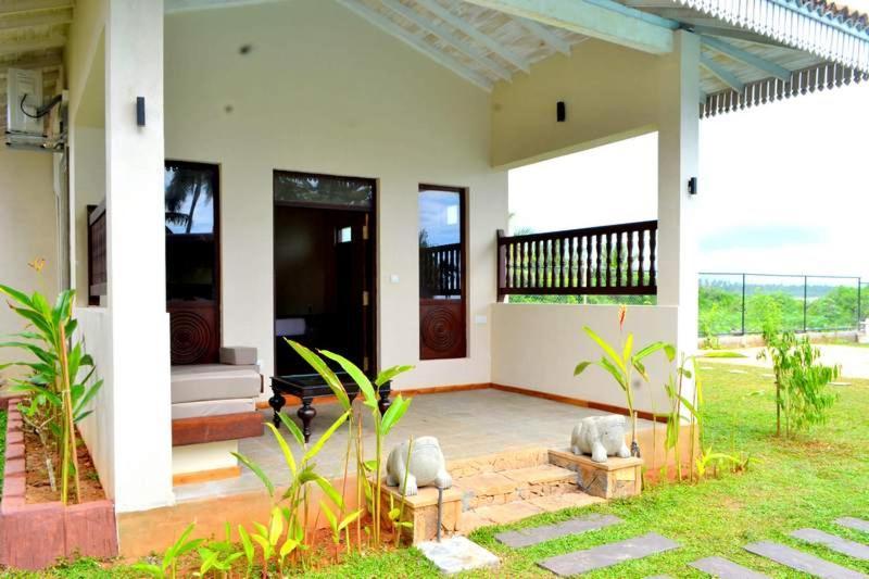 Guru Beach Resort Tangalle Kültér fotó